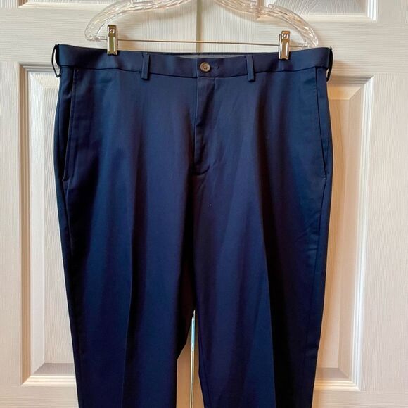 NAVY BLUE HAGGAR CLASSIC FIT PREMIUM NO IRON KHAKI WORN ONCE SIZE 38x29 EC - Picture 3 of 7